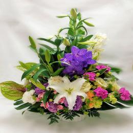 お供え ユリと蘭が入った豪華アレンジメント