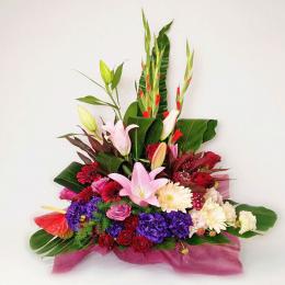 赤・紫系 ピンクユリを使った豪華アレンジメント