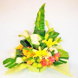ビタミンカラー系 黄色ユリを使った豪華アレンジメント